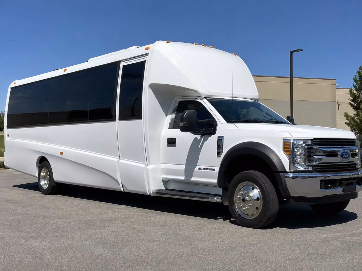 compton 15 passenger minibus rental