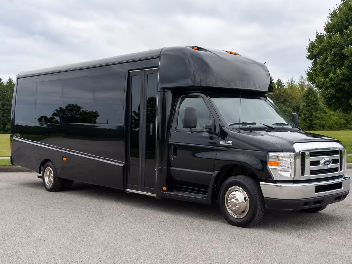 compton 20 passenger minibus rental